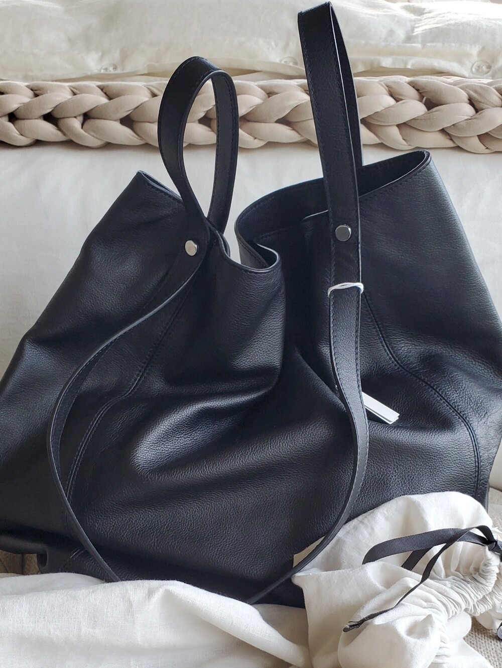 COS LARGE VERSATILE LEATHER SHOPPER IN BLACK PEBBLED LEATHER TOTE NWT $250 - Picture 7 of 16
